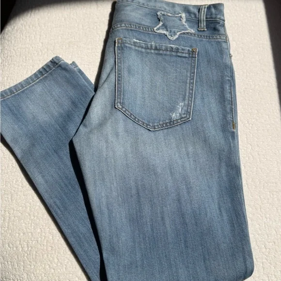 EIGHT DREAMS Star Patch Distressed Jeans. Great straight leg style. - Picture 4 of 8